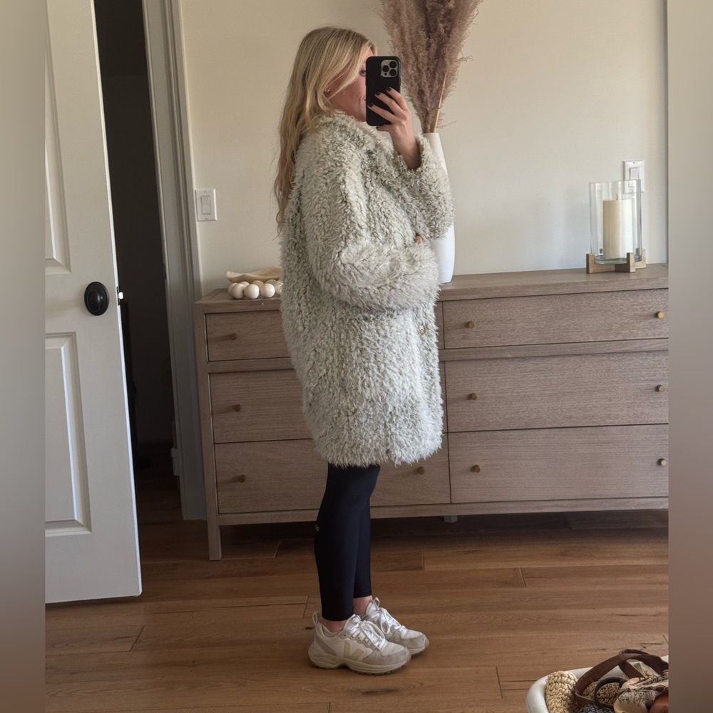 Anthropologie Faux Fur Shaggy Coat. Size small - Picture 5 of 5